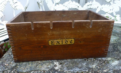 Vintage exide pine - exide, battery