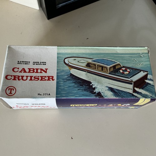 Cabin cruiser vintage - cruiser,